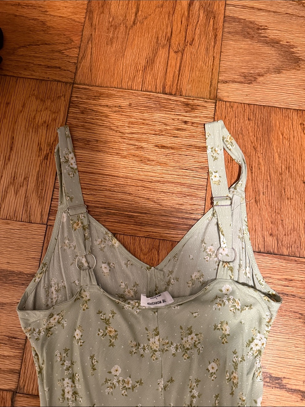 Sage Green Floral Maxi Dress with V-Neck - Picture 3 of 3